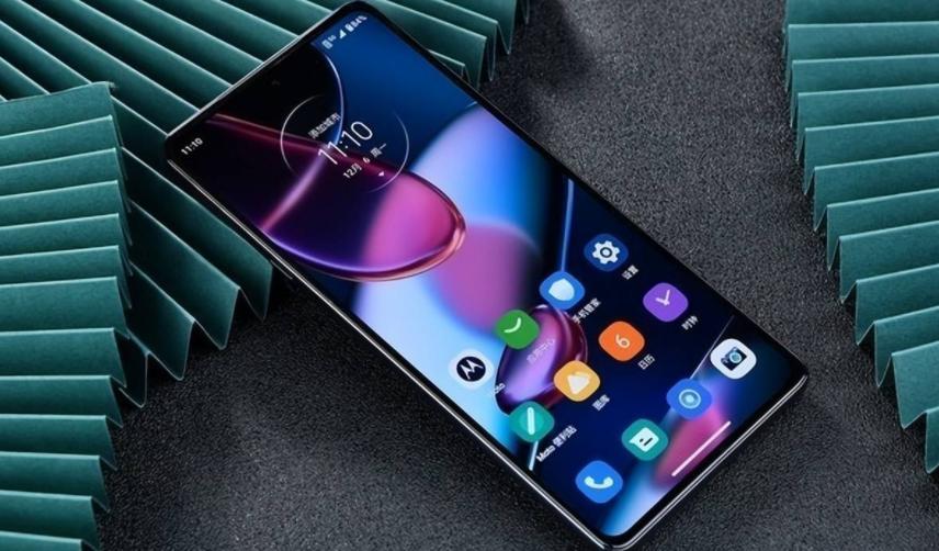 摩托罗拉edgemini袭来，5.5英寸+天玑8100，与众不同的小屏旗舰