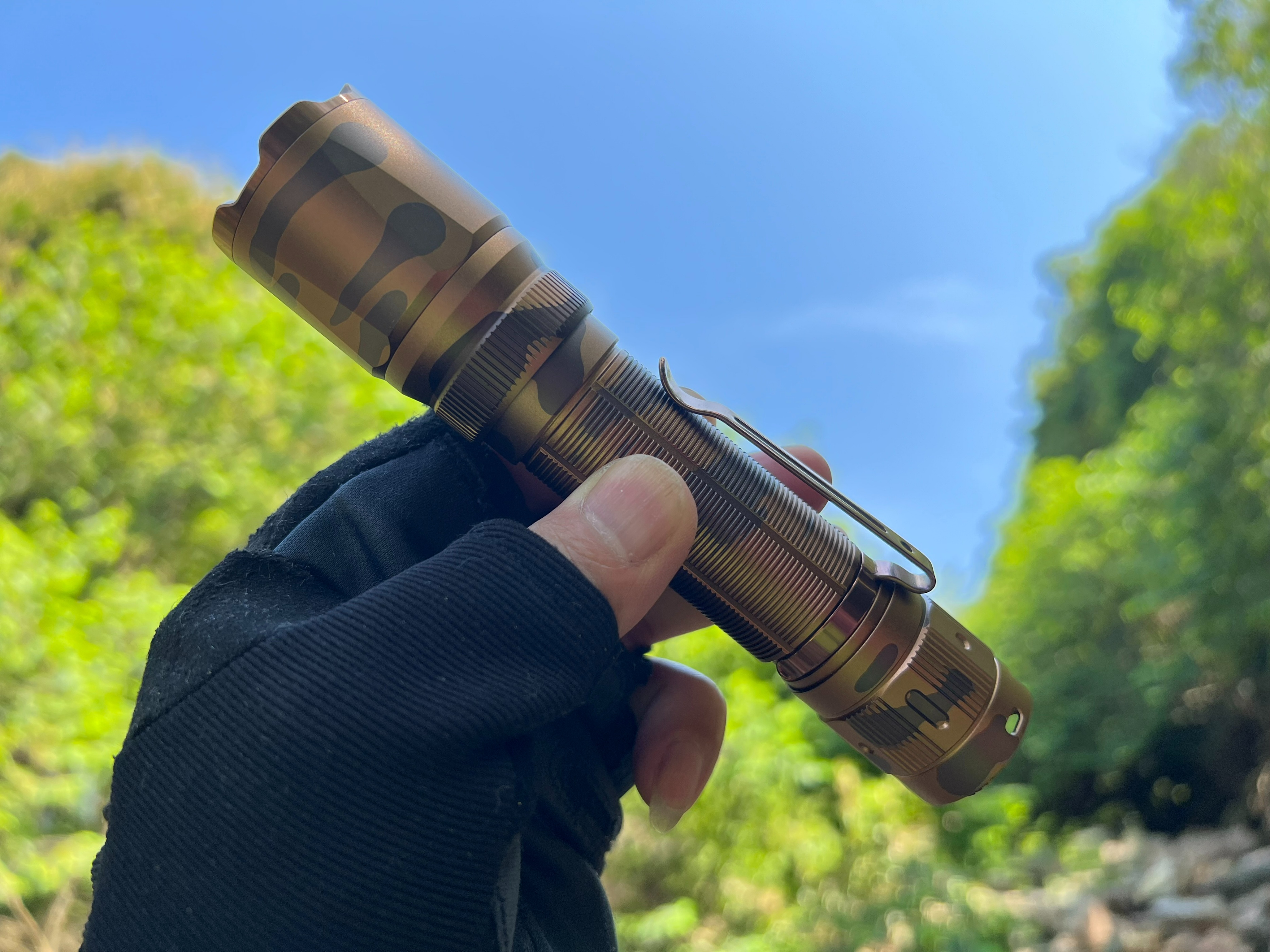 fenixtk22手电评测,fenixtk20uev2.0战术手电