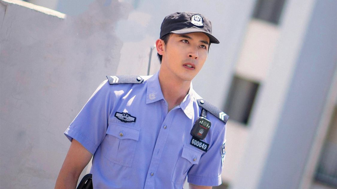 警察荣誉里警察工资多少,一般的派出所的民警一般年薪多少