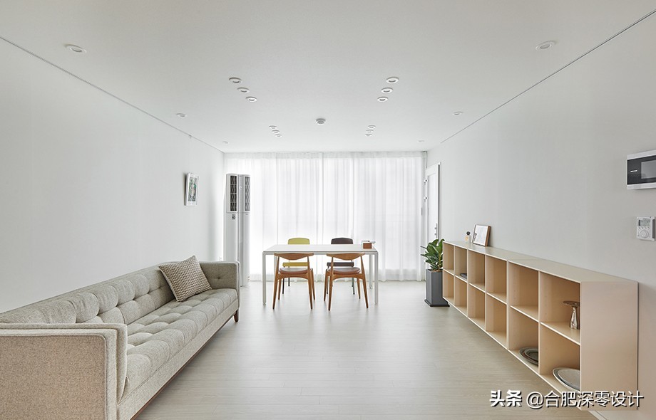 韩国夫妻坚持断舍离，客厅不要电视机设格子柜，124㎡更加清爽