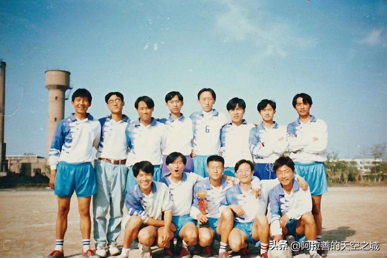 我与足球的故事作文,那些年我们的足球故事