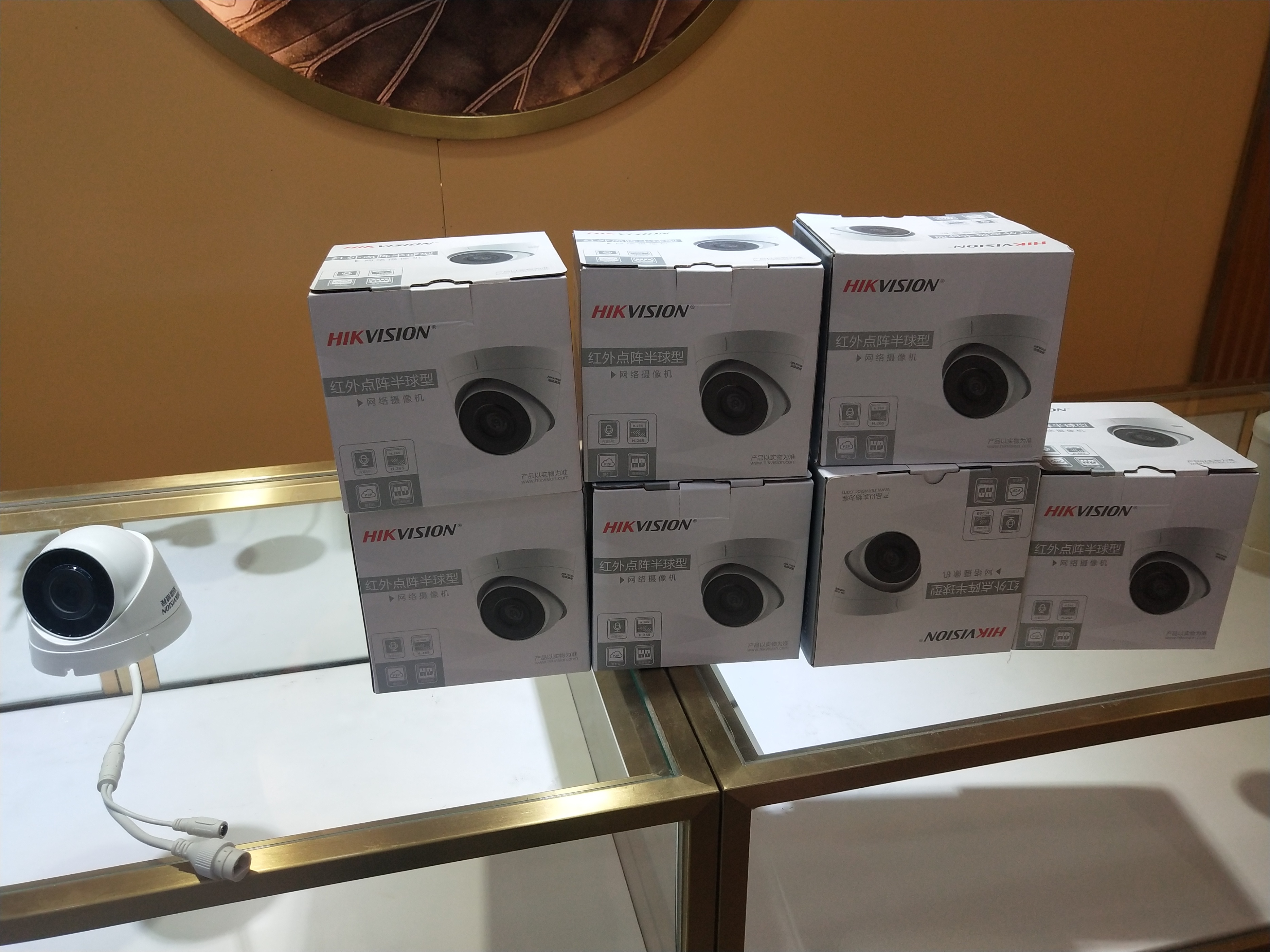 村里人网上买了个监控叫我帮忙安装我果断拒绝后被全村人骂惨了