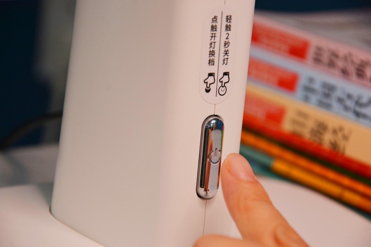 NIR红光真正护眼光，陪伴孩子学习，我选择天使之光2医安级护眼灯