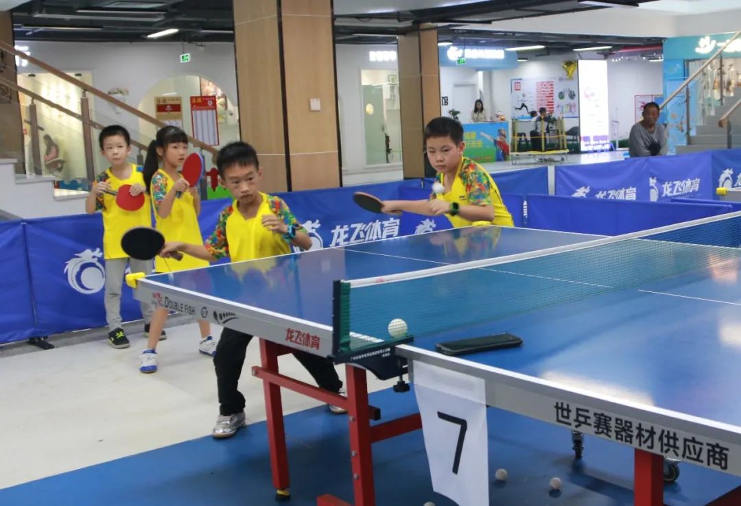 儿童零基础学乒乓球从什么开始练,儿童学乒乓球几岁开始学合适