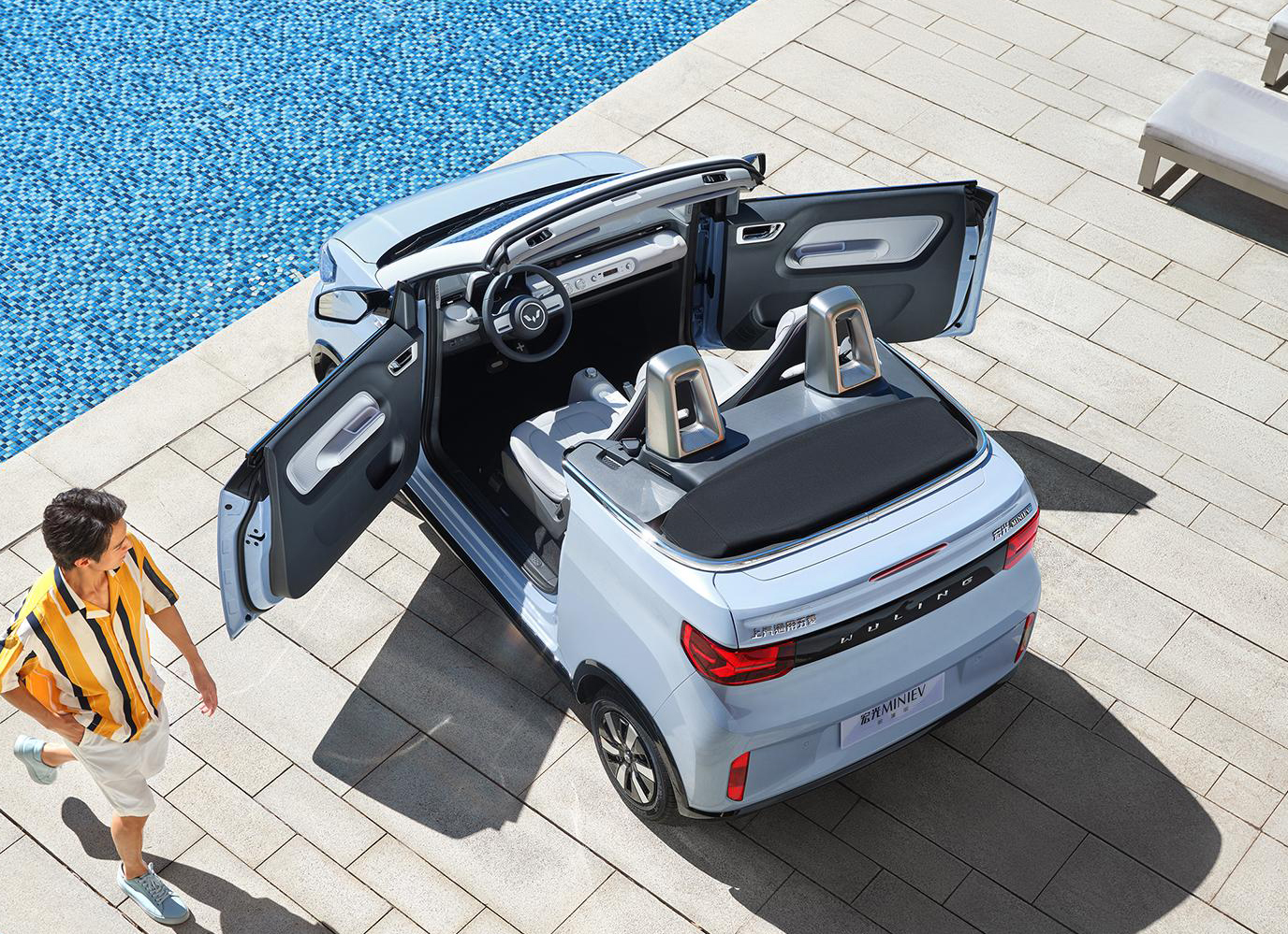 伤害不大，*辱侮**性极强！72小时遭10万人抢购，五菱敞篷车真的火了