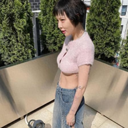 半露*裤内**和下胸？这些女明星派真是把“诱惑”推到了极限