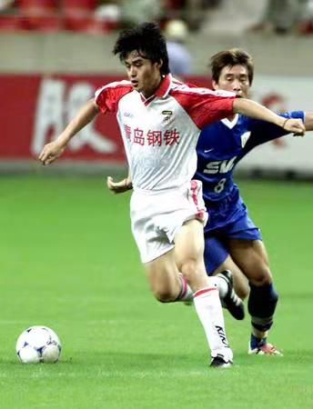 中国足球现役十大后腰,近十年足球十大后腰