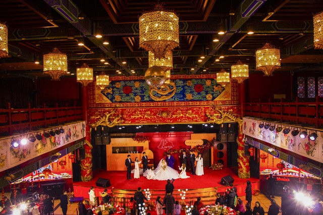 结婚被拦路要60条喜烟,结婚拦路要烟每人一条行不行