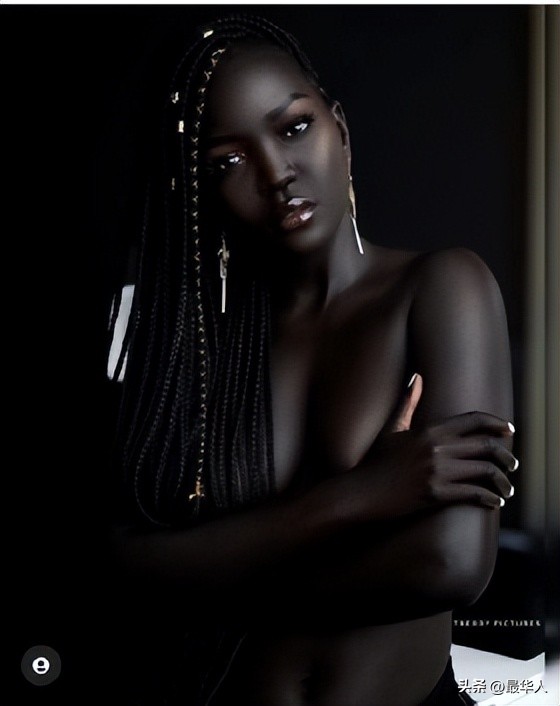 世界最黑女模特：从难民营走上T型台，连黑人都嘲笑她的肤色