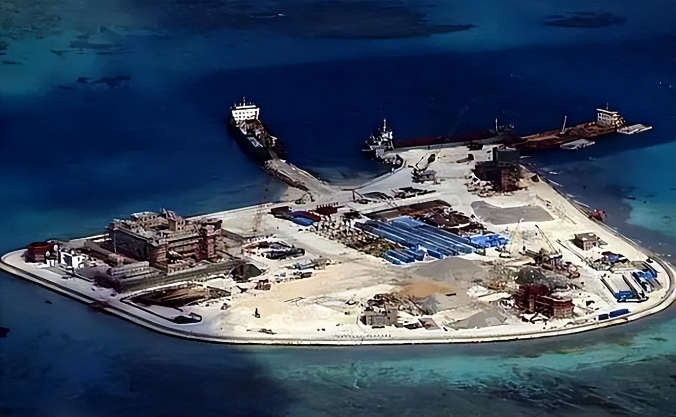 菲律宾海警船被中方依法驱离,中国海警船驱离菲律宾海警船