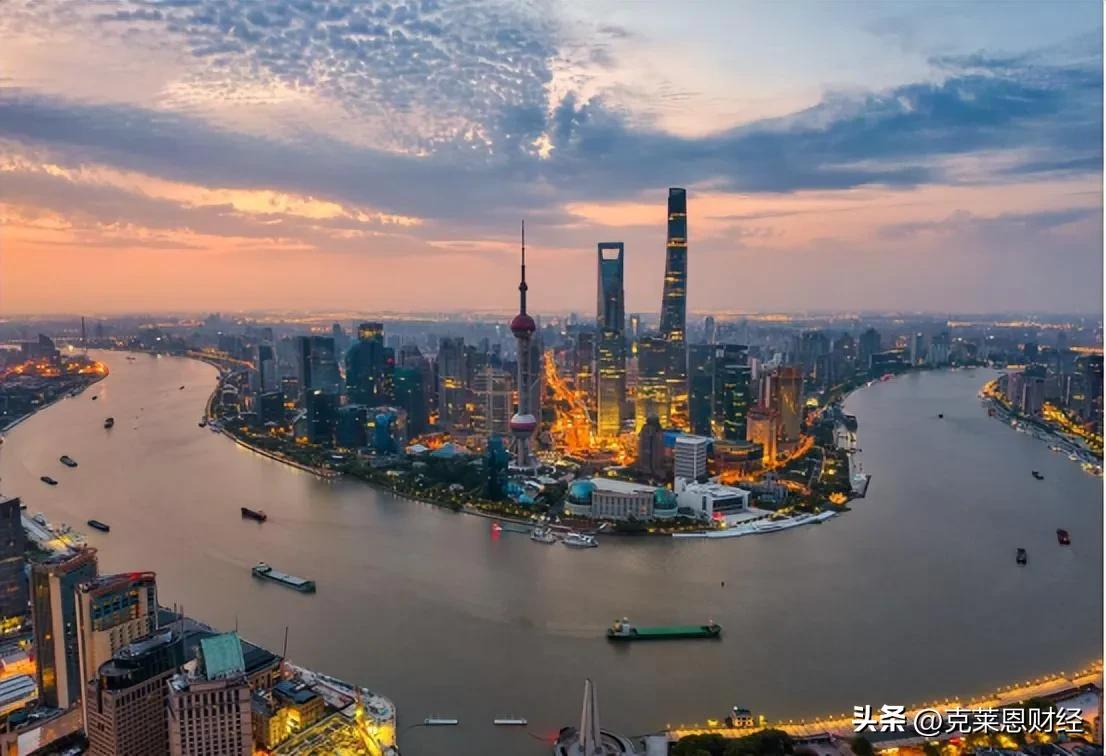 东亚三国中日韩2022年人均GDP：日本、韩国相近，中国差距较大