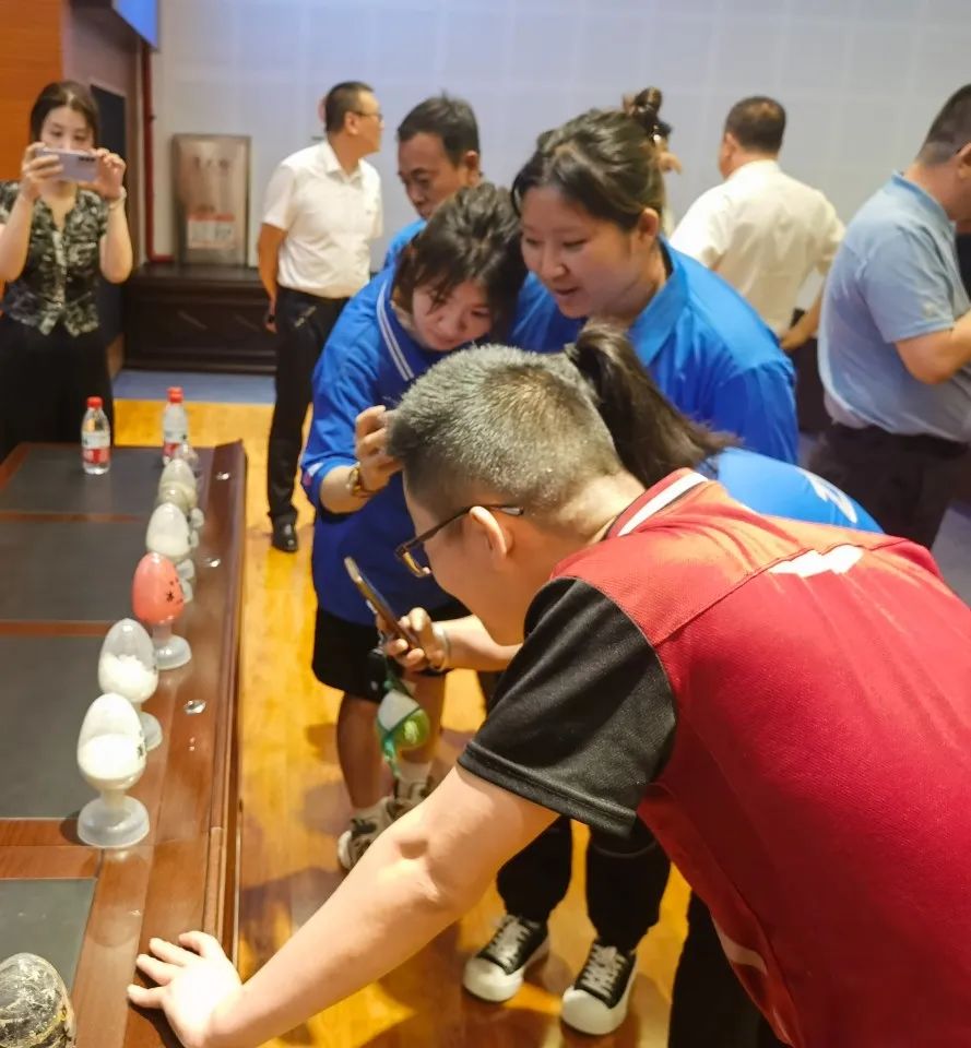 禁毒宣传进企业筑牢人生防火墙,春风利剑在行动禁毒宣传进企业