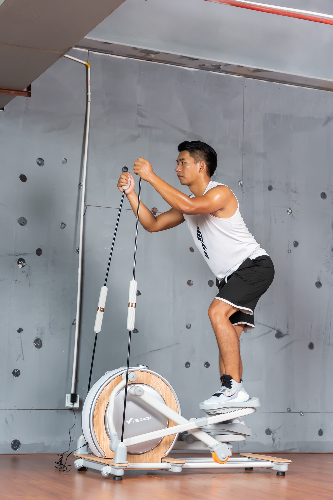 广西赵又廷告诉你：这种“前驱后翘”椭圆机，真是太刺激了