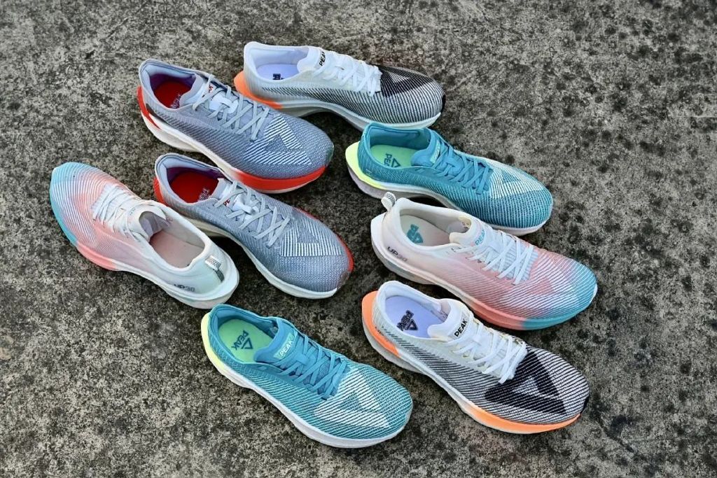 匹克up302.0测评,匹克碳板跑鞋up302.0