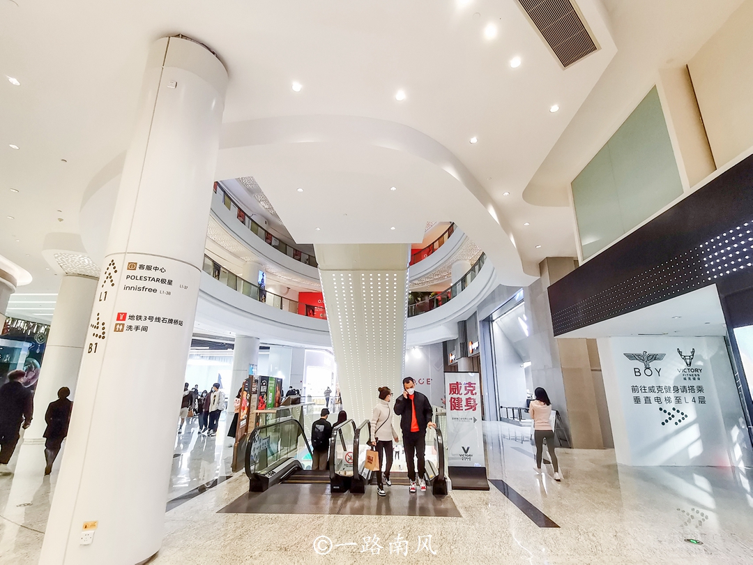 广州天河区人气商场，所在的位置原来是偏远郊区，现在却游人如织