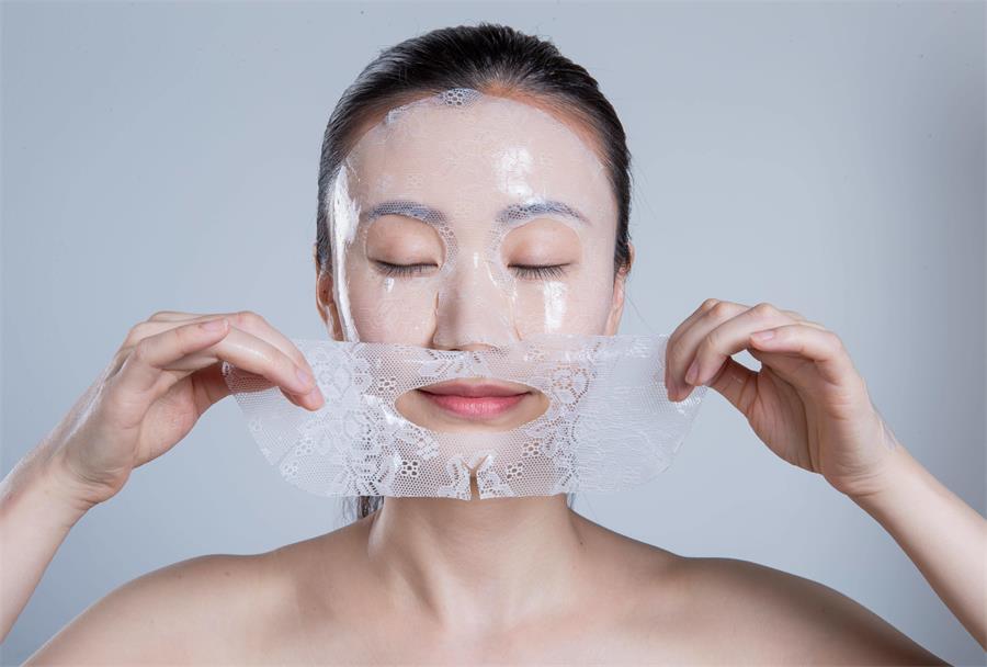 脸部皮肤出油是什么原因,皮肤爱出油吃什么药调理