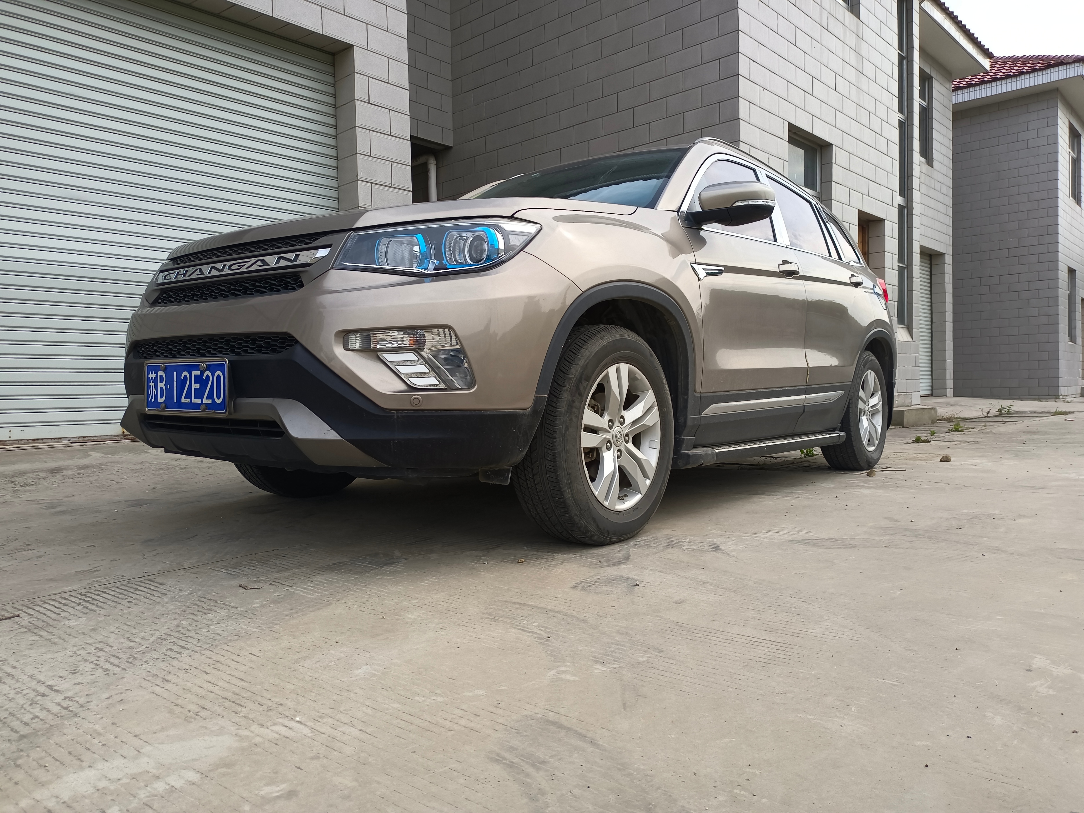 长安cs55前轮挡泥板内衬怎么更换,新车换挡泥板