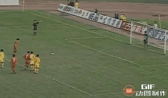 罗慕洛时隔308天重返中超,足坛新星帽子戏法