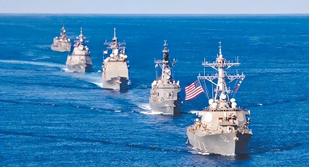 华人女兵在美军舰上干什么,美军华裔女兵向中国海警喊话