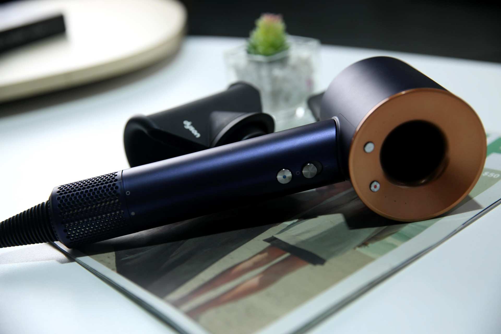 戴森吹风机supersonichd08,戴森的吹风机hd08