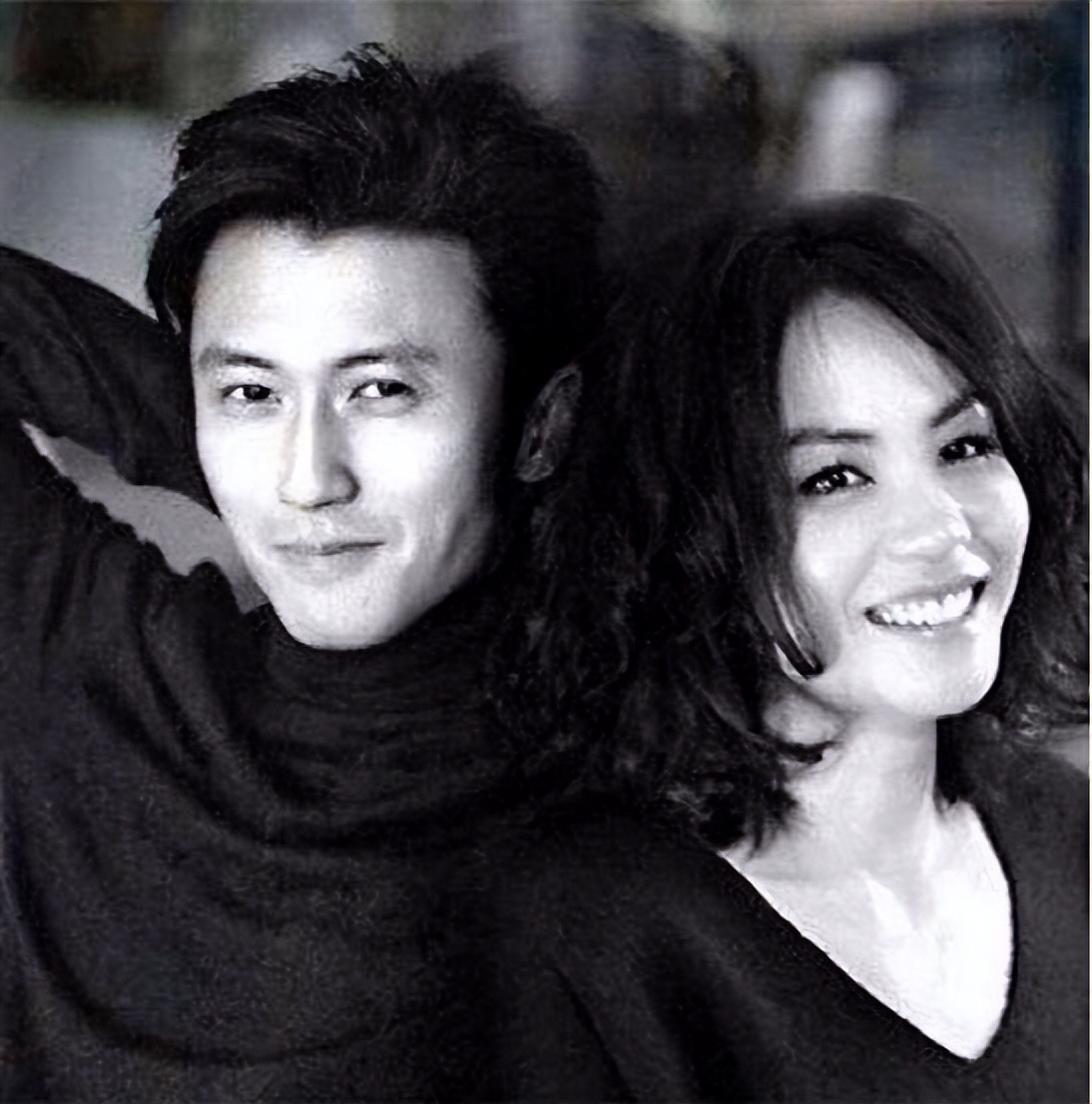 王菲谢霆锋牵手的轰动程度,王菲谢霆锋的坎坷十年经历