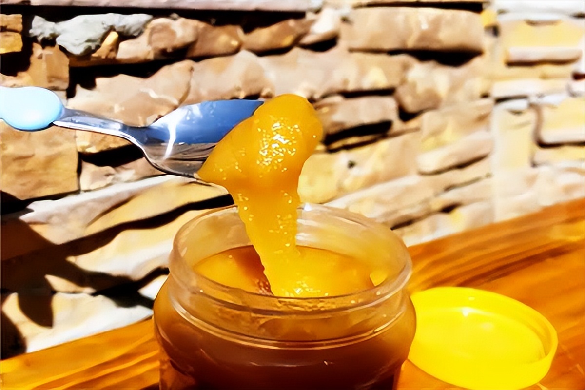 蜂蜜和柿子一起吃的功效与作用,柿子叶和蜂蜜一起喝有什么功效