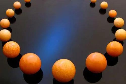 1954年他用2万7在瑞士买下一块金表，结果63年后拍出3518万天价