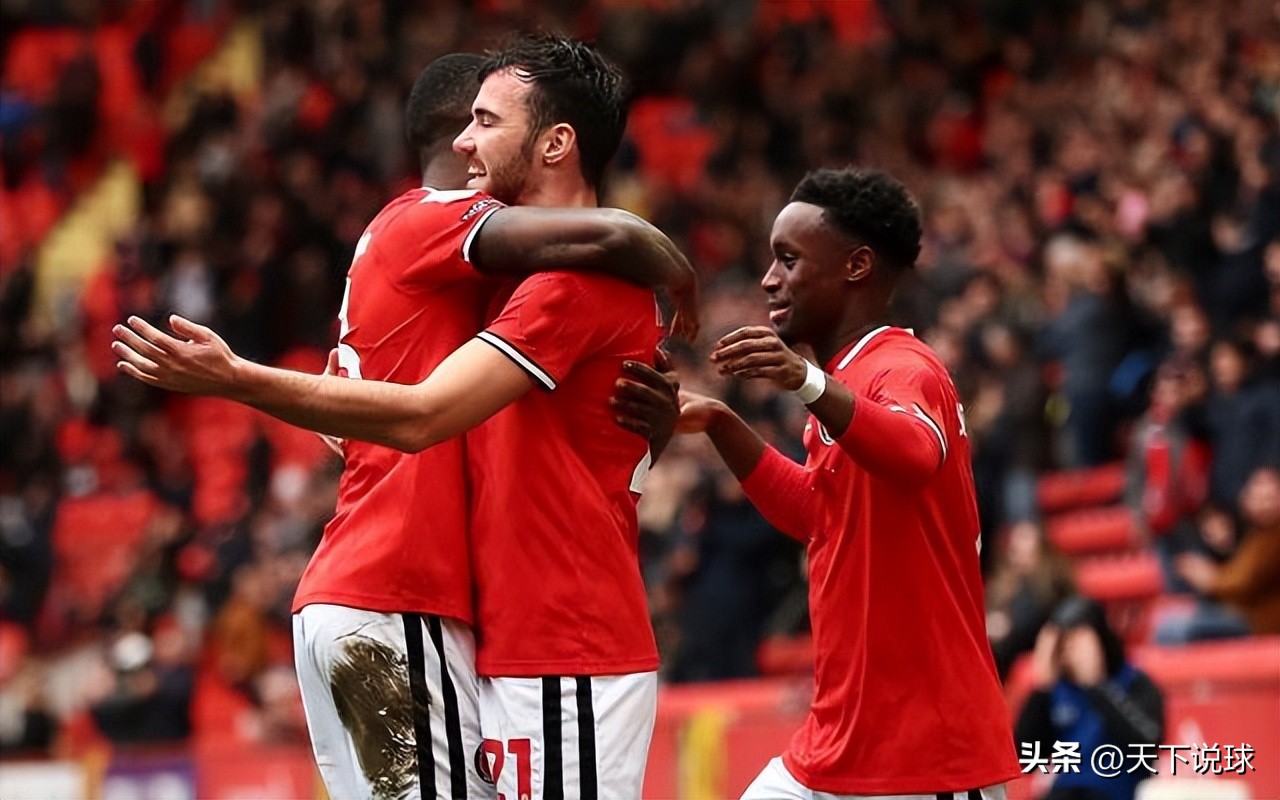 曼联vs查尔顿曼联让3球,英联杯曼联对曼城比赛分析