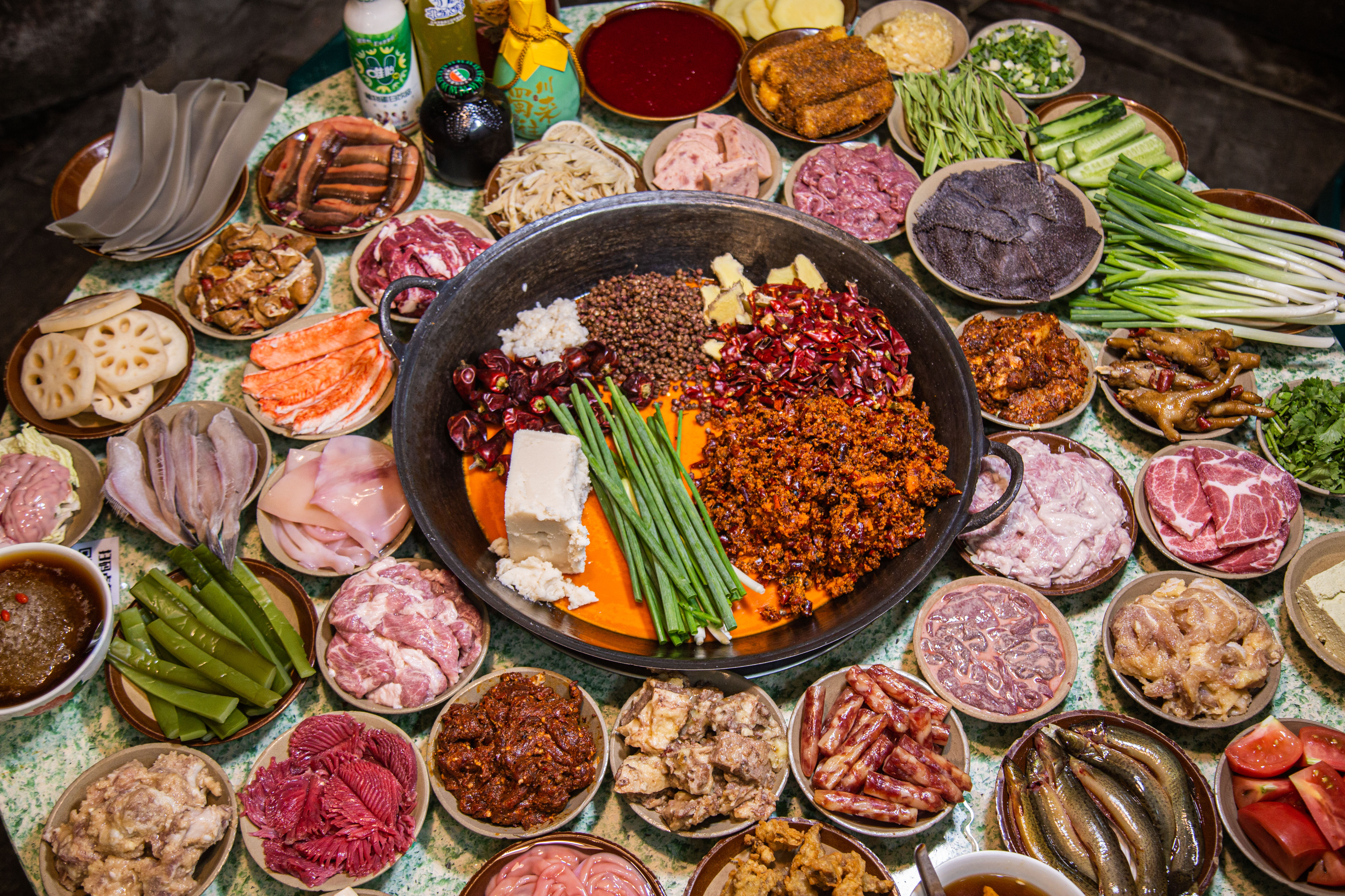 开火锅店赚钱吗利润和成本分析,开铜锅火锅店的利润怎么样