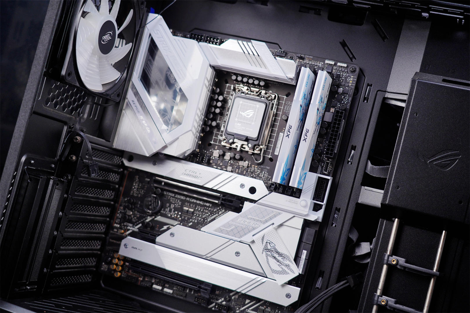 万事俱备，只等40系显卡上市，ROGTHOR1000PLATINUMII电源分享