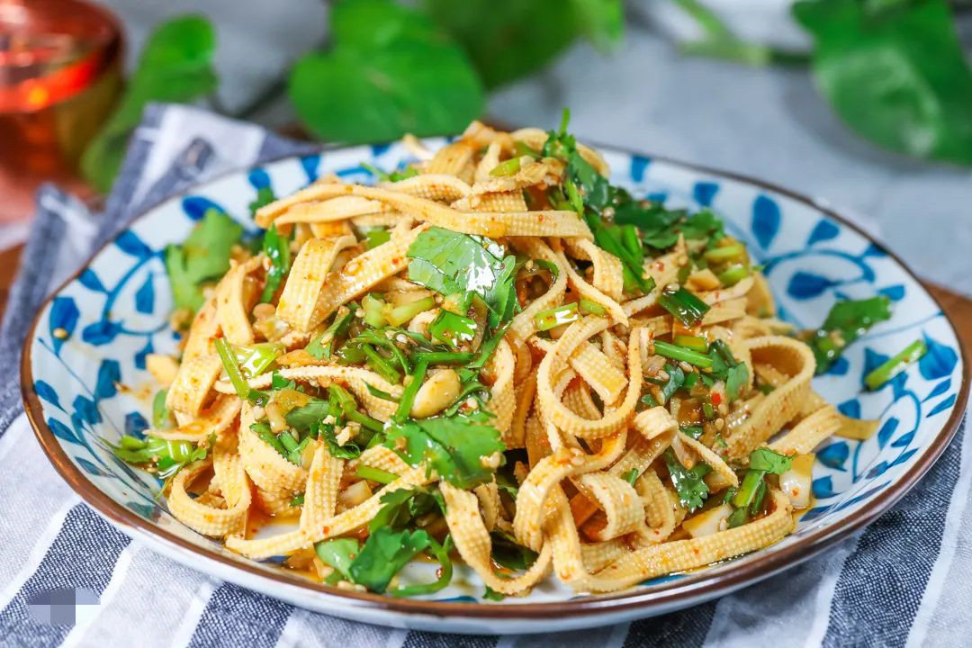 夏天稍微吃得少一点就会瘦,夏天到了怎么吃瘦得快