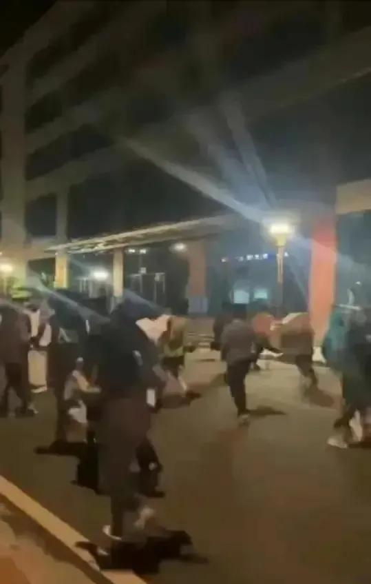 四川传媒现场,四川传媒上热搜