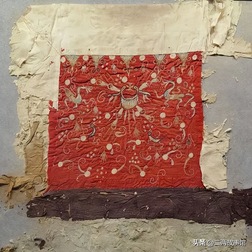 唐代服饰色彩与纹样的变迁,唐代服装上的图案的设计风格