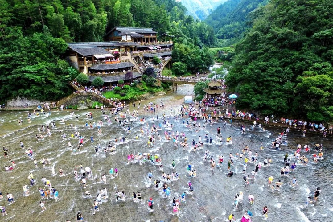 海美、小吃巨好吃！这个神还原游戏世界的小城，不该这样被埋没！