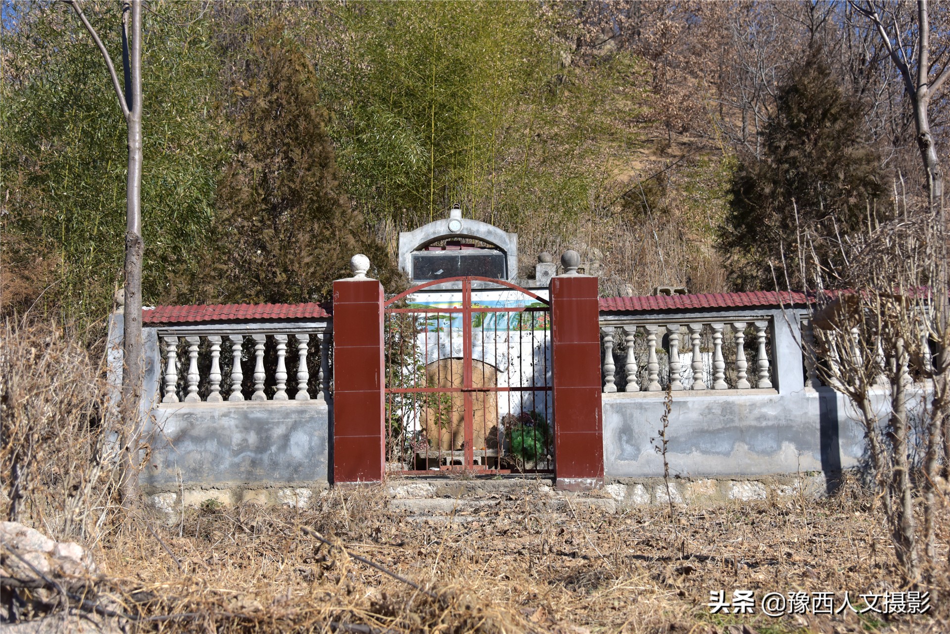 孤山坟墓葬在哪里好,孤山上的坟墓
