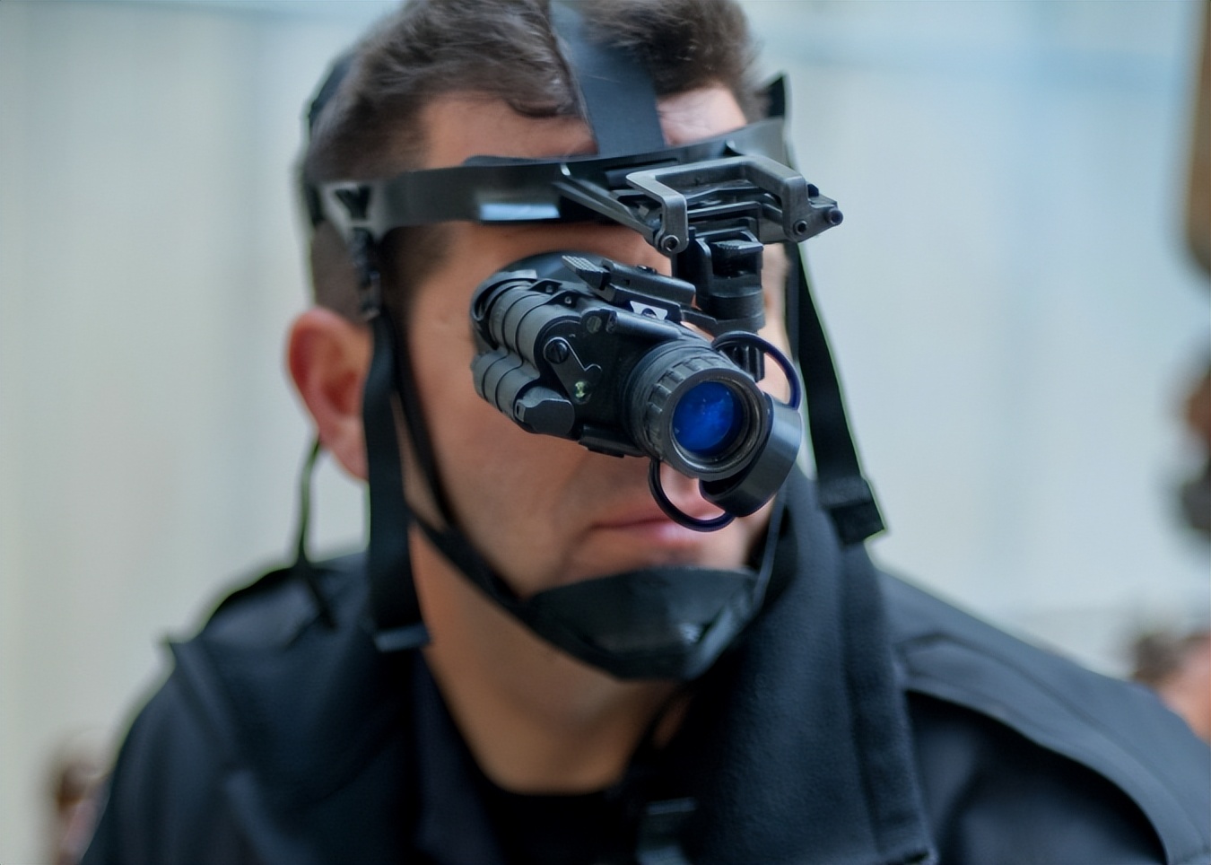 真正的夜视仪解说,带你了解真正的夜视仪