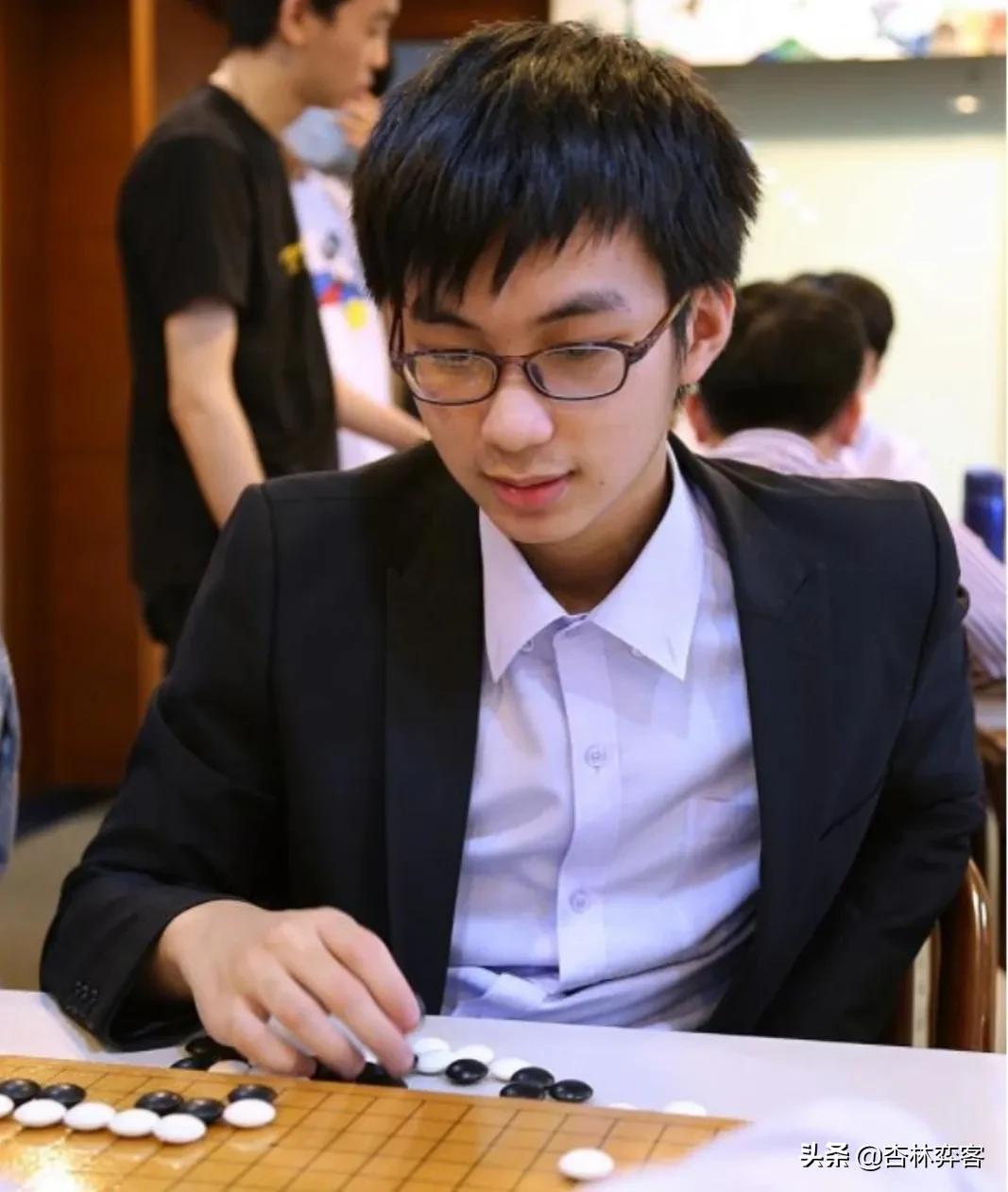 围棋48人双败淘汰赛,围棋比赛8胜4