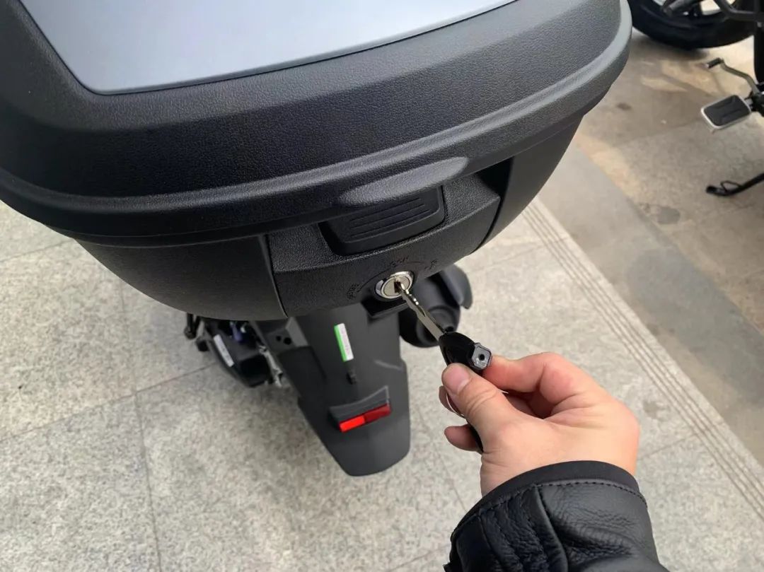 豪爵虎鲨vx125真实测评,豪爵虎鲨vx125和铃木ue125买哪个好