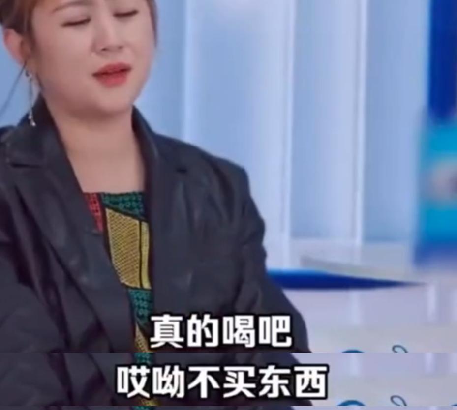 “随着黄金在年轻人中如此流行，现在金店的营业员比LV柜台的女孩