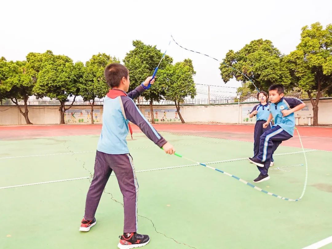 东莞市塘厦镇林村小学校园,东莞市塘厦镇林村小学