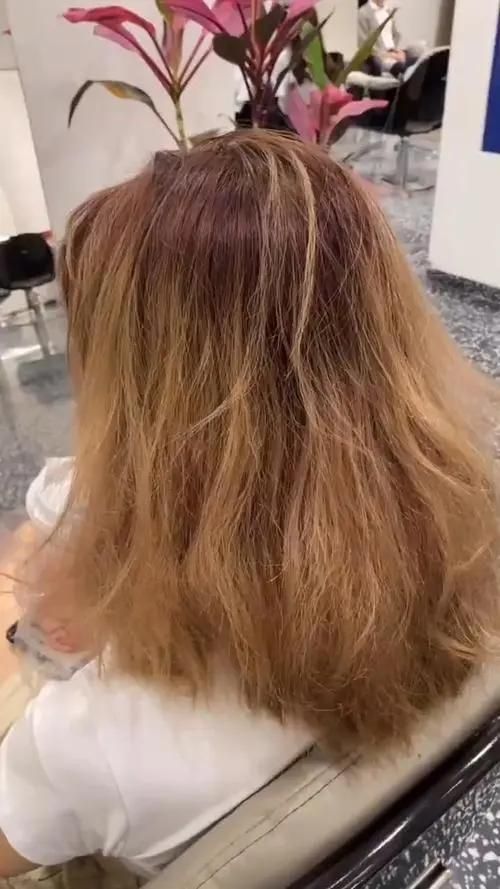 女性经常“掉发”，是怎么回事？或与这5种因素有关，别胡思乱想