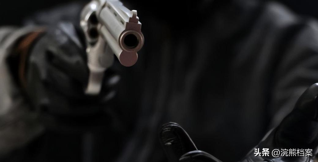 俄罗斯女子被抢劫,俄罗斯女子遭男人抢劫