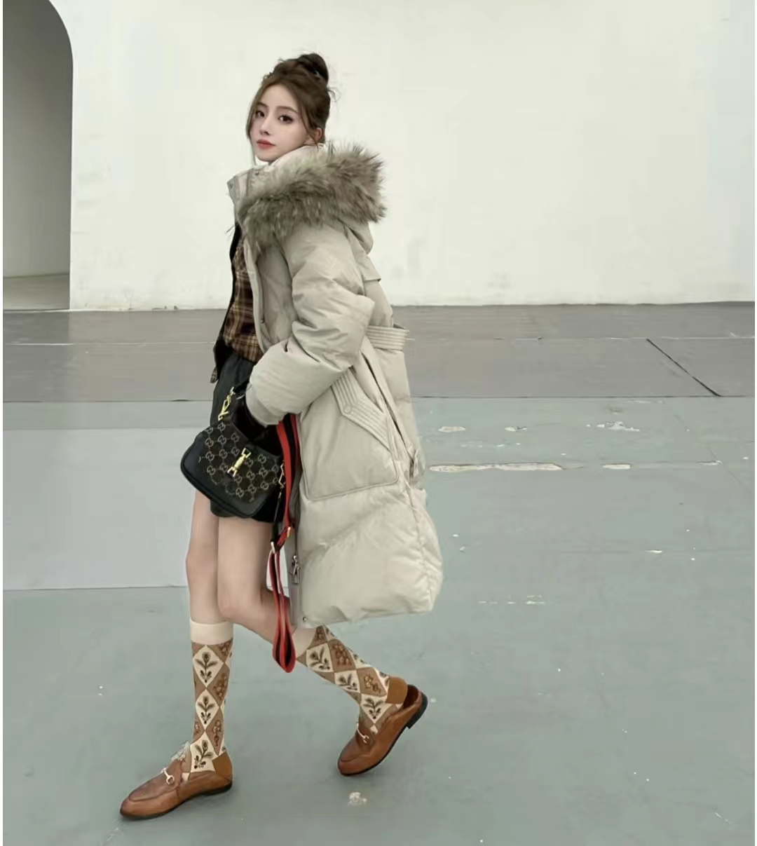 冬季穿什么颜色的羽绒服比较百搭,每个色系都很好看