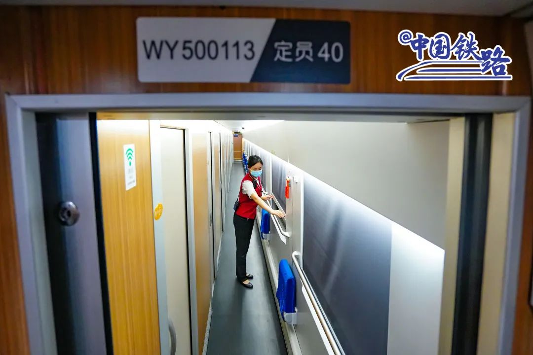 复兴号d728动卧一等卧是什么样的,复兴号二等卧啥样