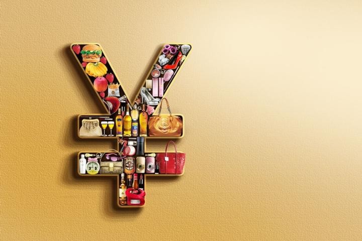 学生取快递排队排上山,在校大学生取快递路上