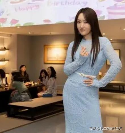 男友赖文峰出狱后娶妻生子，而杨钰莹至今单身，她在追求什么