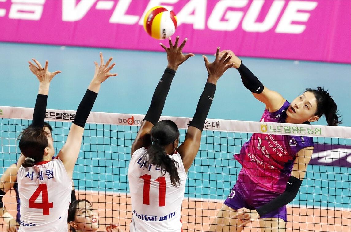 官宣女排新主教练,目前女排国家队第一主攻手