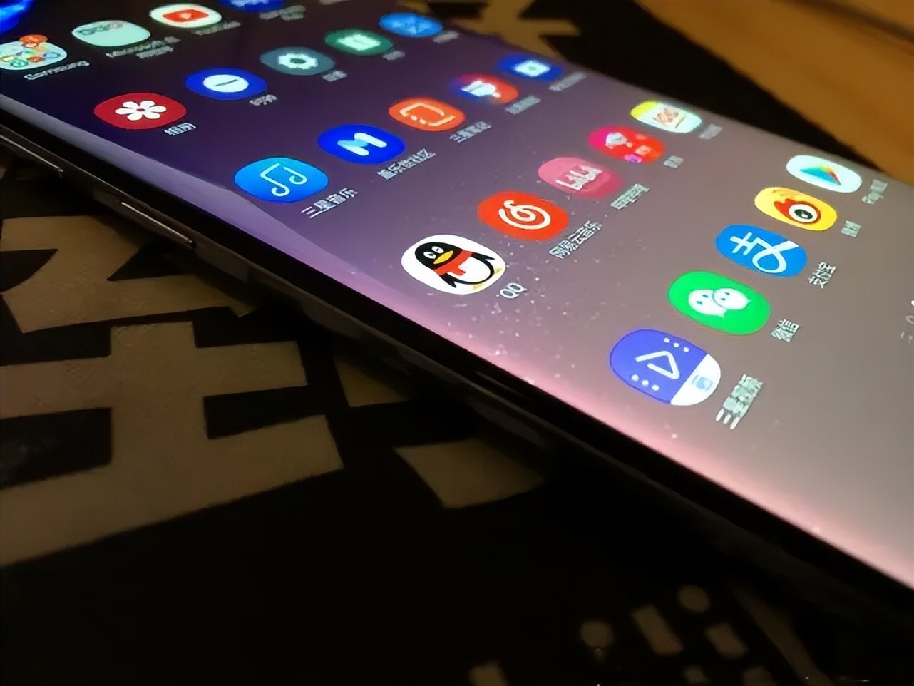 曲面屏手机为啥不值得买,为什么都不建议买曲面屏易碎