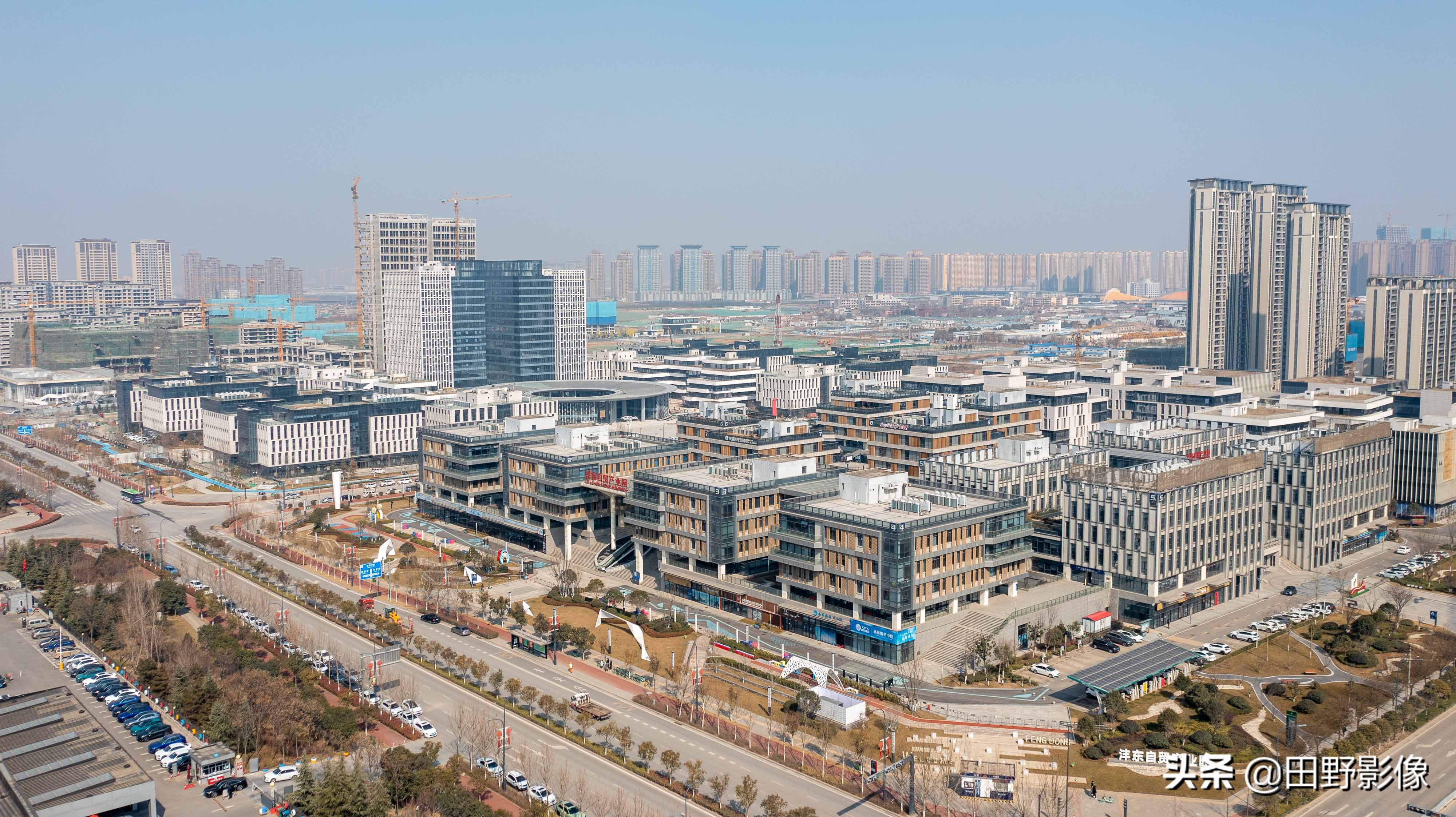 沣东科统区夜景航拍,西安沣东自贸园板块后期发展如何