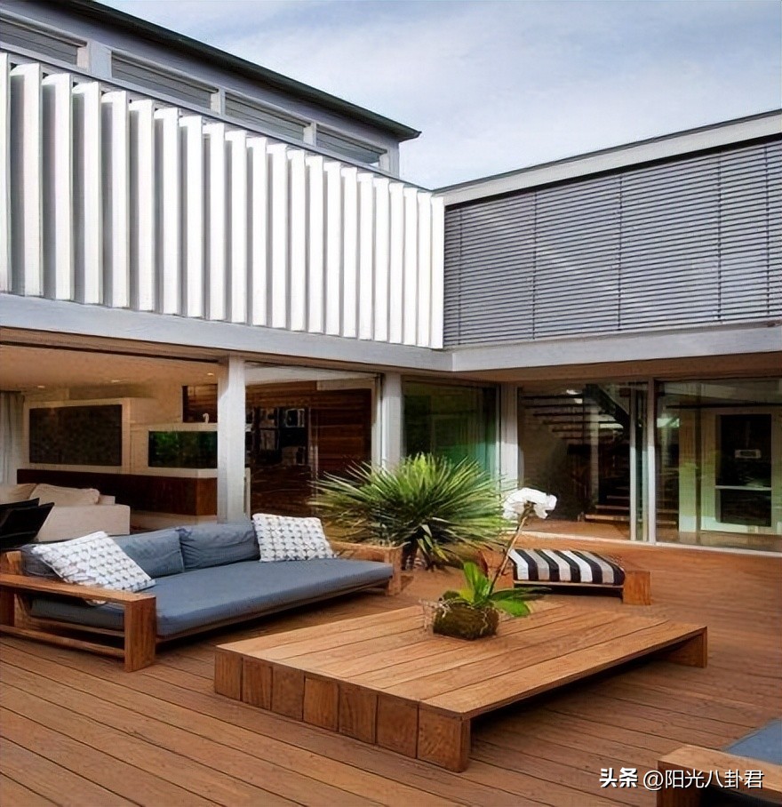 12位港星豪宅,定居内地的10位过气港星